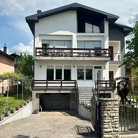 Laguna アパート *